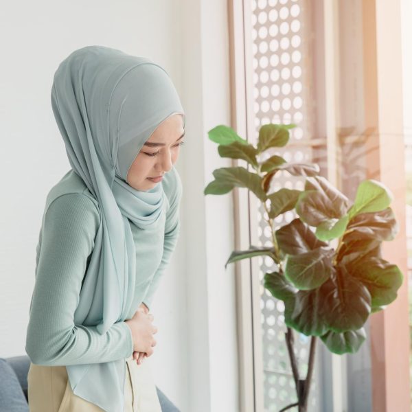 Femme souffrant d'endométriose