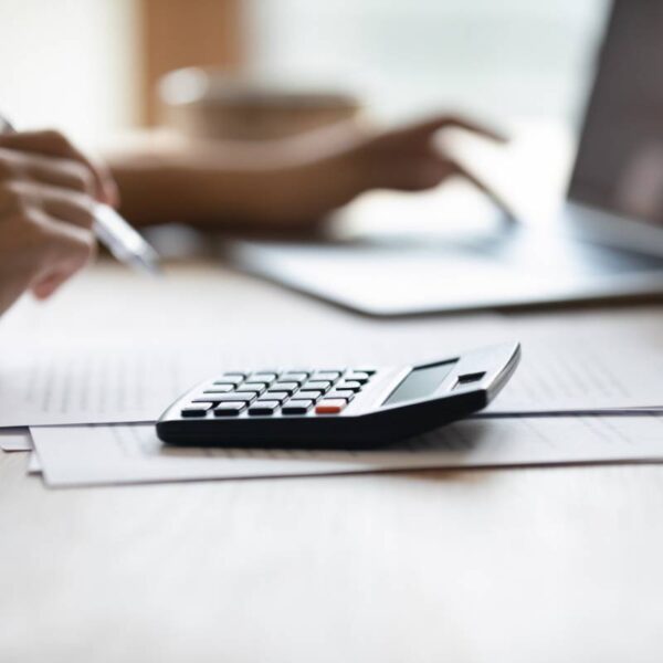 Solutions efficaces pour lancer votre projet avec un budget maîtrisé